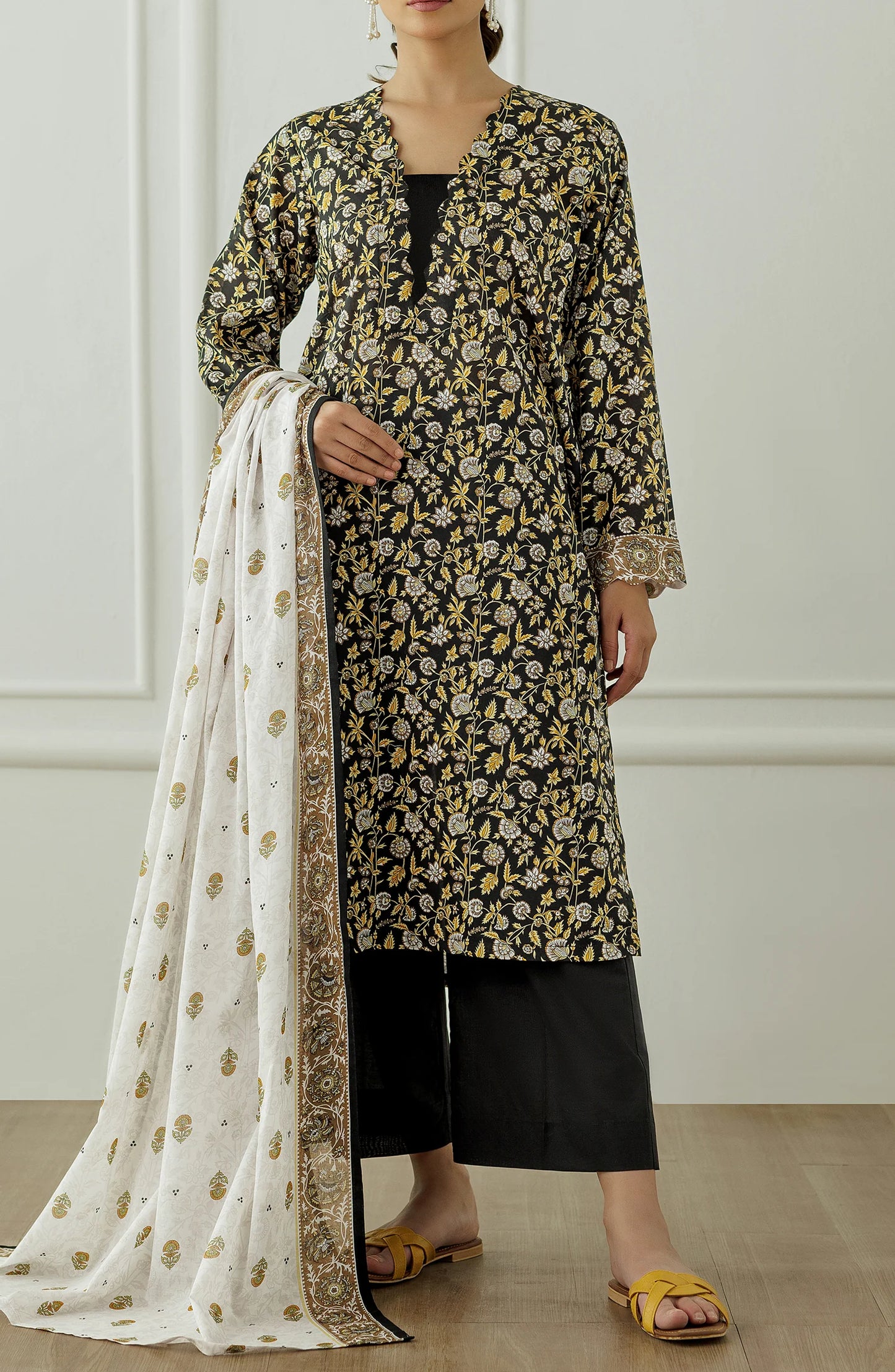 Unstitched | 3 Piece | Printed Lawn